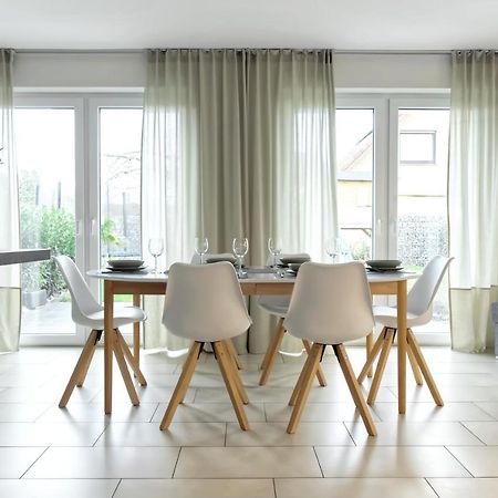 Modern Wohnen I Smart Tv I Terrasse I 2X Parkplatz I 2 Schlafzimmer I 6 Schlafplaetze باد اوينهاوسن المظهر الخارجي الصورة