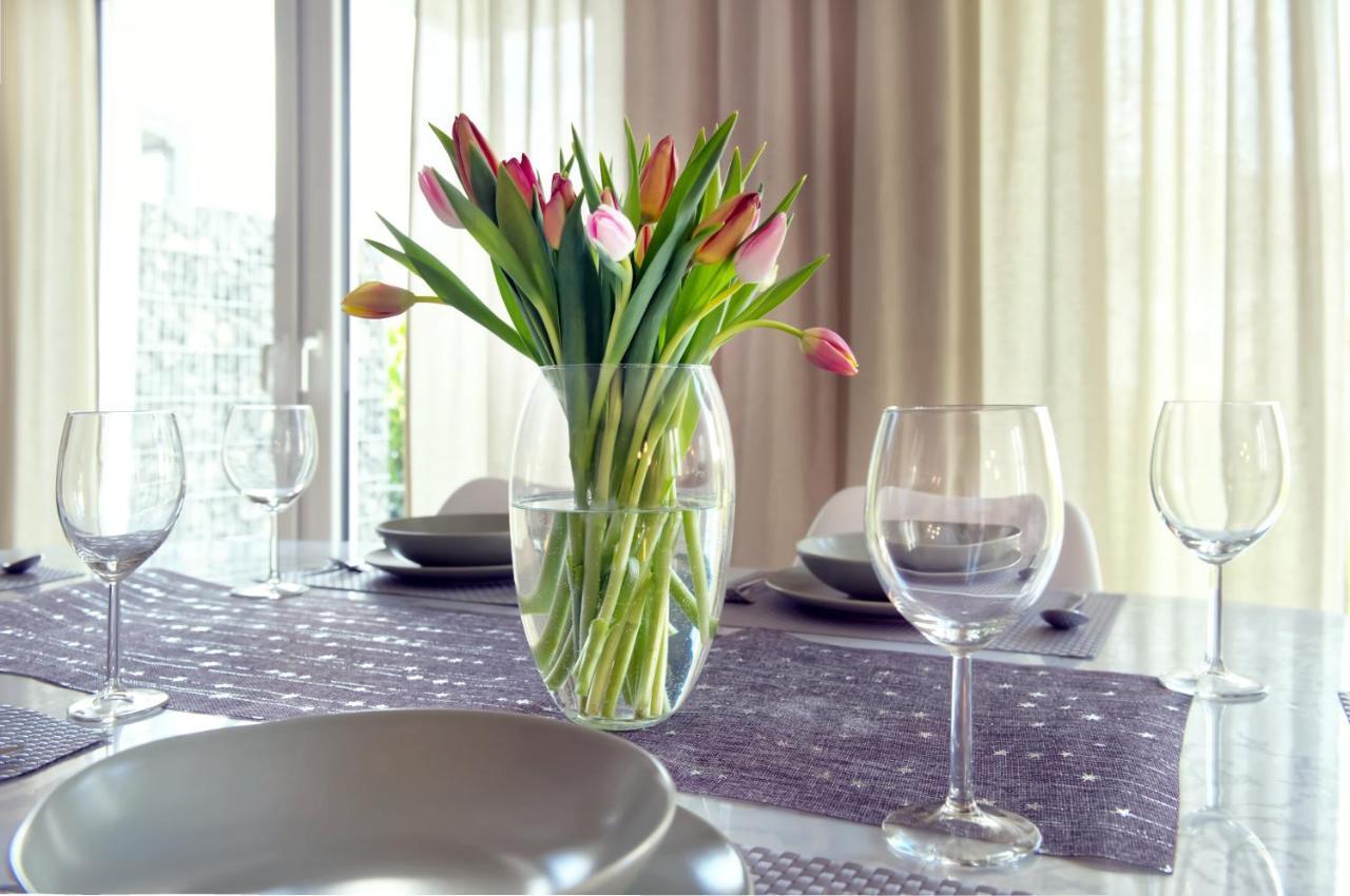Modern Wohnen I Smart Tv I Terrasse I 2X Parkplatz I 2 Schlafzimmer I 6 Schlafplaetze باد اوينهاوسن المظهر الخارجي الصورة