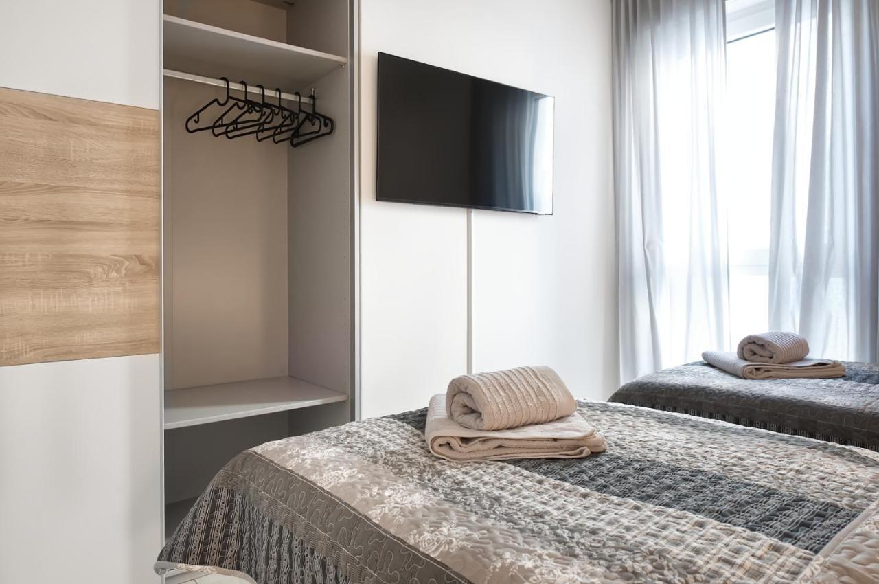 Modern Wohnen I Smart Tv I Terrasse I 2X Parkplatz I 2 Schlafzimmer I 6 Schlafplaetze باد اوينهاوسن المظهر الخارجي الصورة
