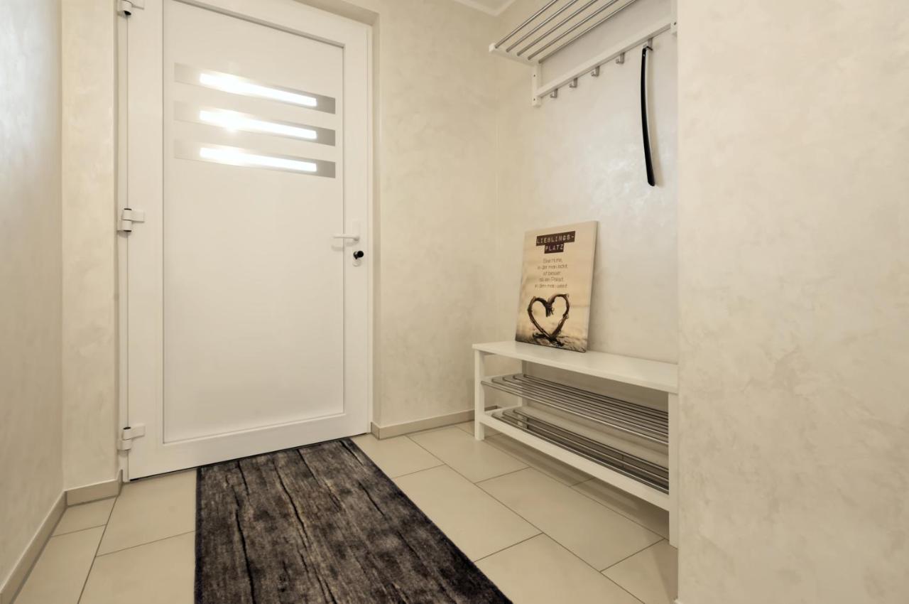Modern Wohnen I Smart Tv I Terrasse I 2X Parkplatz I 2 Schlafzimmer I 6 Schlafplaetze باد اوينهاوسن المظهر الخارجي الصورة