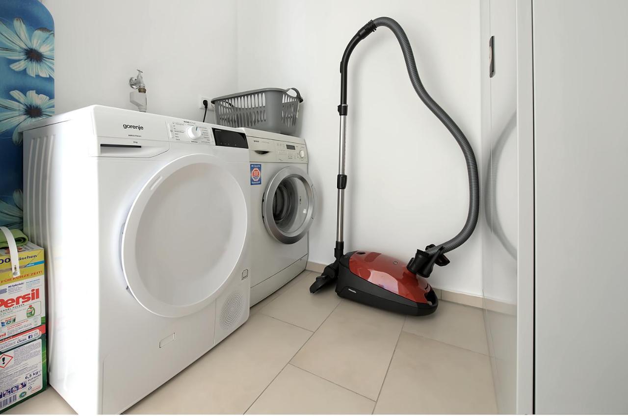 Modern Wohnen I Smart Tv I Terrasse I 2X Parkplatz I 2 Schlafzimmer I 6 Schlafplaetze باد اوينهاوسن المظهر الخارجي الصورة