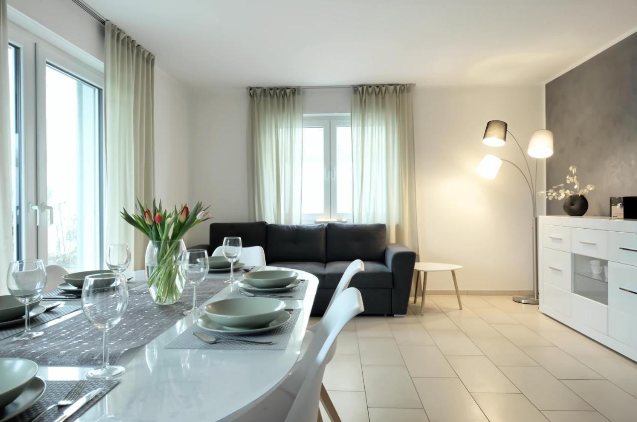 Modern Wohnen I Smart Tv I Terrasse I 2X Parkplatz I 2 Schlafzimmer I 6 Schlafplaetze باد اوينهاوسن المظهر الخارجي الصورة